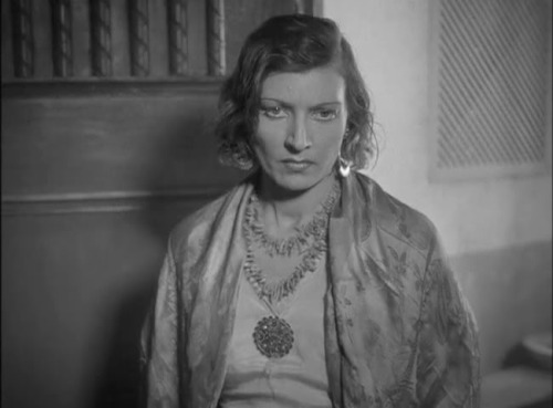 Line Noro as Inès, in Julien Duvivier's Pépé le Moko (1937)