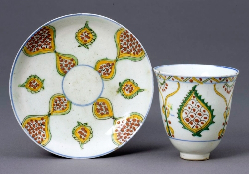Coffee cup and saucer from Kütayha, Turkey, 1700-1800, Victoria & Albert Museum, London (source: museum site)